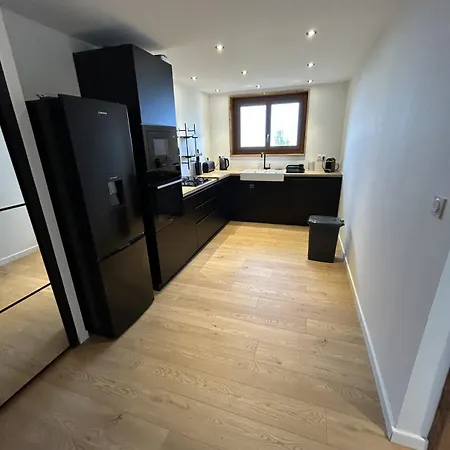 Appartement Moderne Et Spacieux Avec Poele A Bois Et Balcon Apartment *