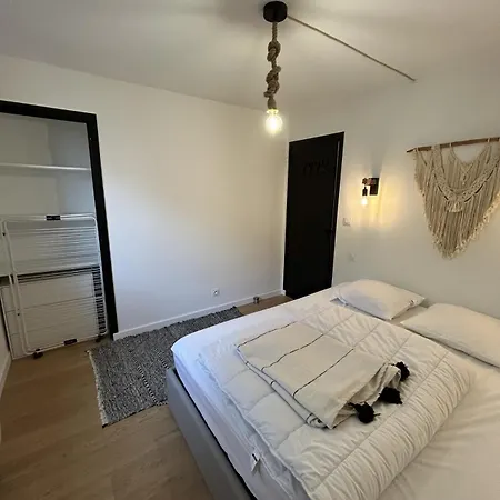 Appartement Moderne Et Spacieux Avec Poele A Bois Et Balcon Font-Romeu-Odeillo-Via