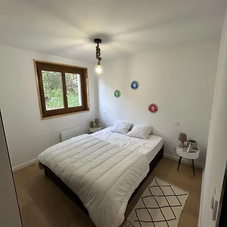 Apartment Appartement Moderne Et Spacieux Avec Poele A Bois Et Balcon