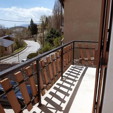 Appartement Moderne Et Spacieux Avec Poele A Bois Et Balcon Apartment Font-Romeu-Odeillo-Via